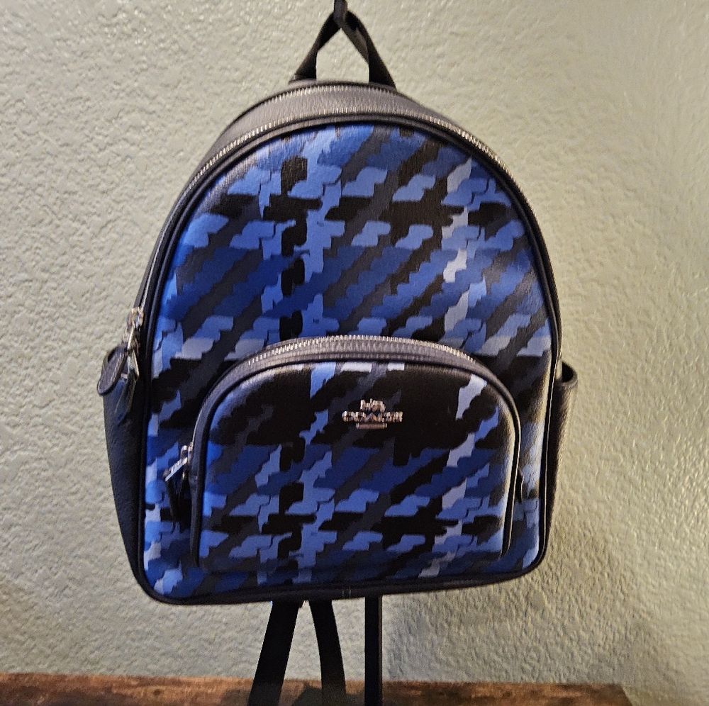 AUTHENTIC.BRAND NEW WITH TAGS COACH PURSE BACK PACK. Graphic Plaid!!! Rare